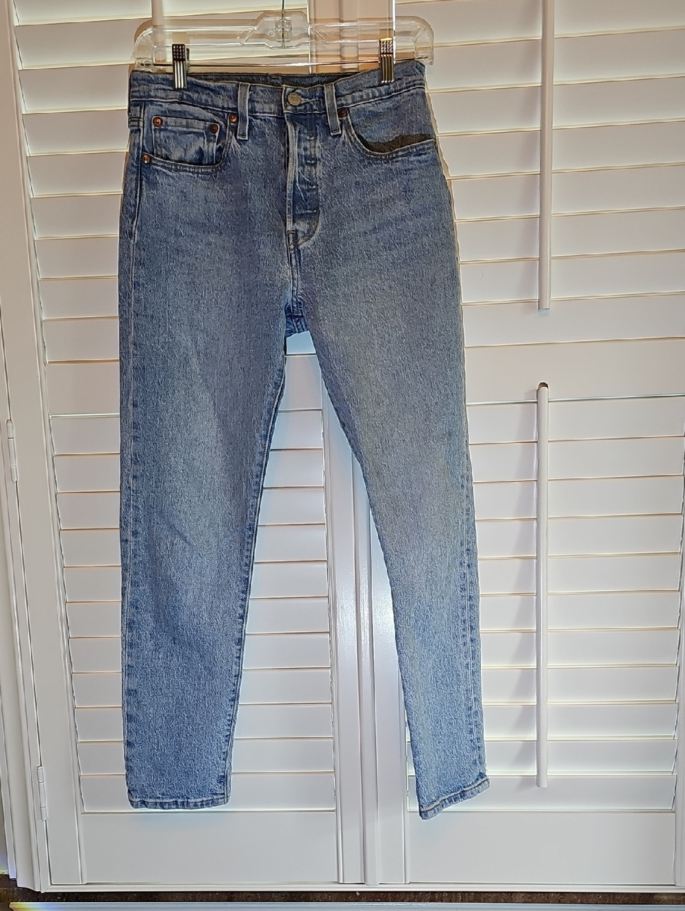 Levi's High Rise Tapered Jeans - Light Blue Wash